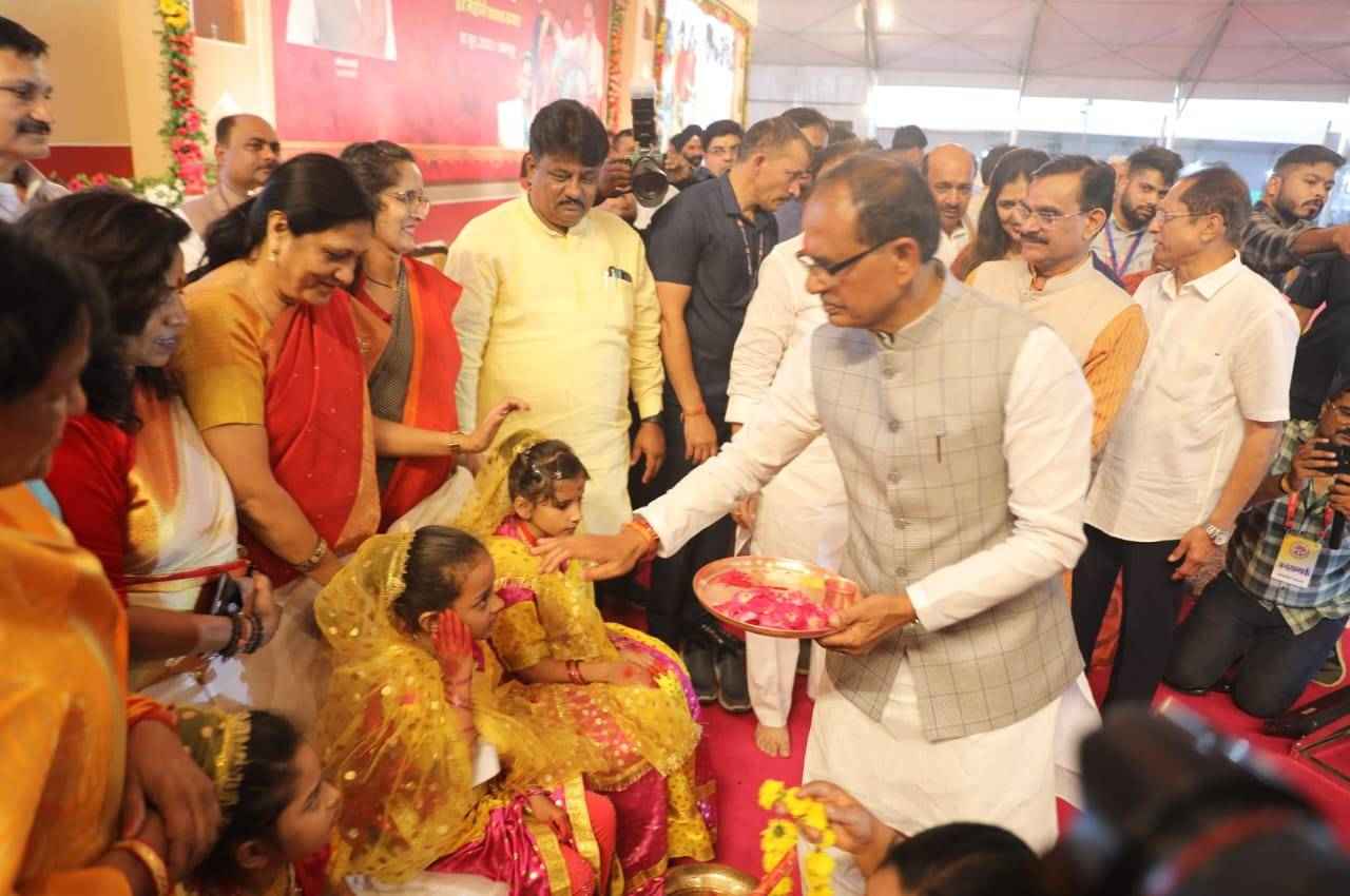 CM शिवराज का 'लाड़ली बहना योजना' को लेकर एक और बड़ा ऐलान,  अभी और बढ़ेंगे पैसे