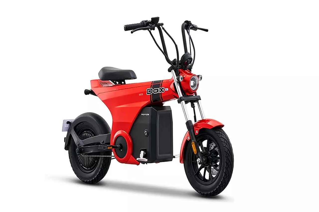 Dax e, Zoomer e: मार्केट में धमाल मचाएंगे Honda के ये इलेक्ट्रिक स्कूटर! एक बार चार्ज करने पर पूरा दिन दौड़ेंगे, डिजाइन भी यूनिक
