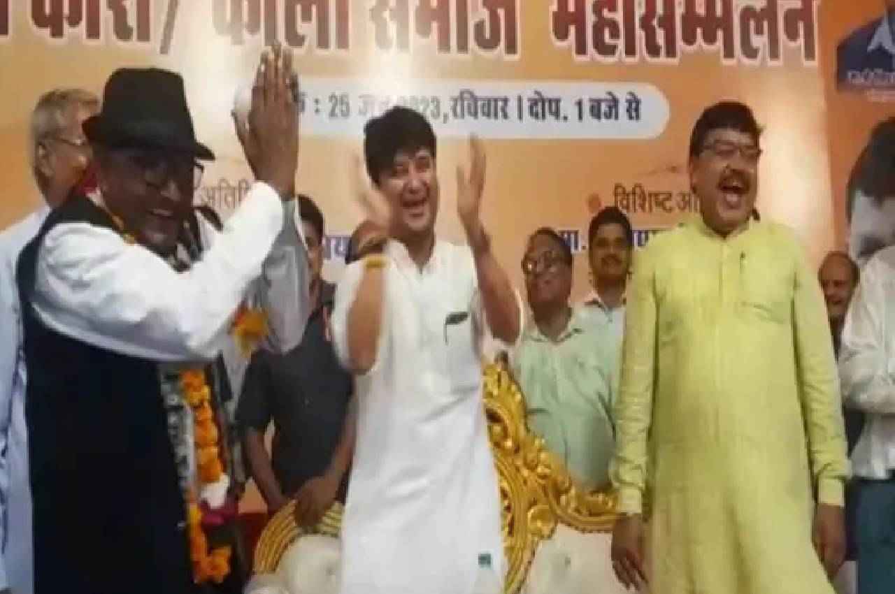 शिवराज सरकार के ऊर्जा मंत्री के सिर पर जल गया बल्ब, करंट देखकर हैरान रह गए ज्योतिरादित्य सिंधिया