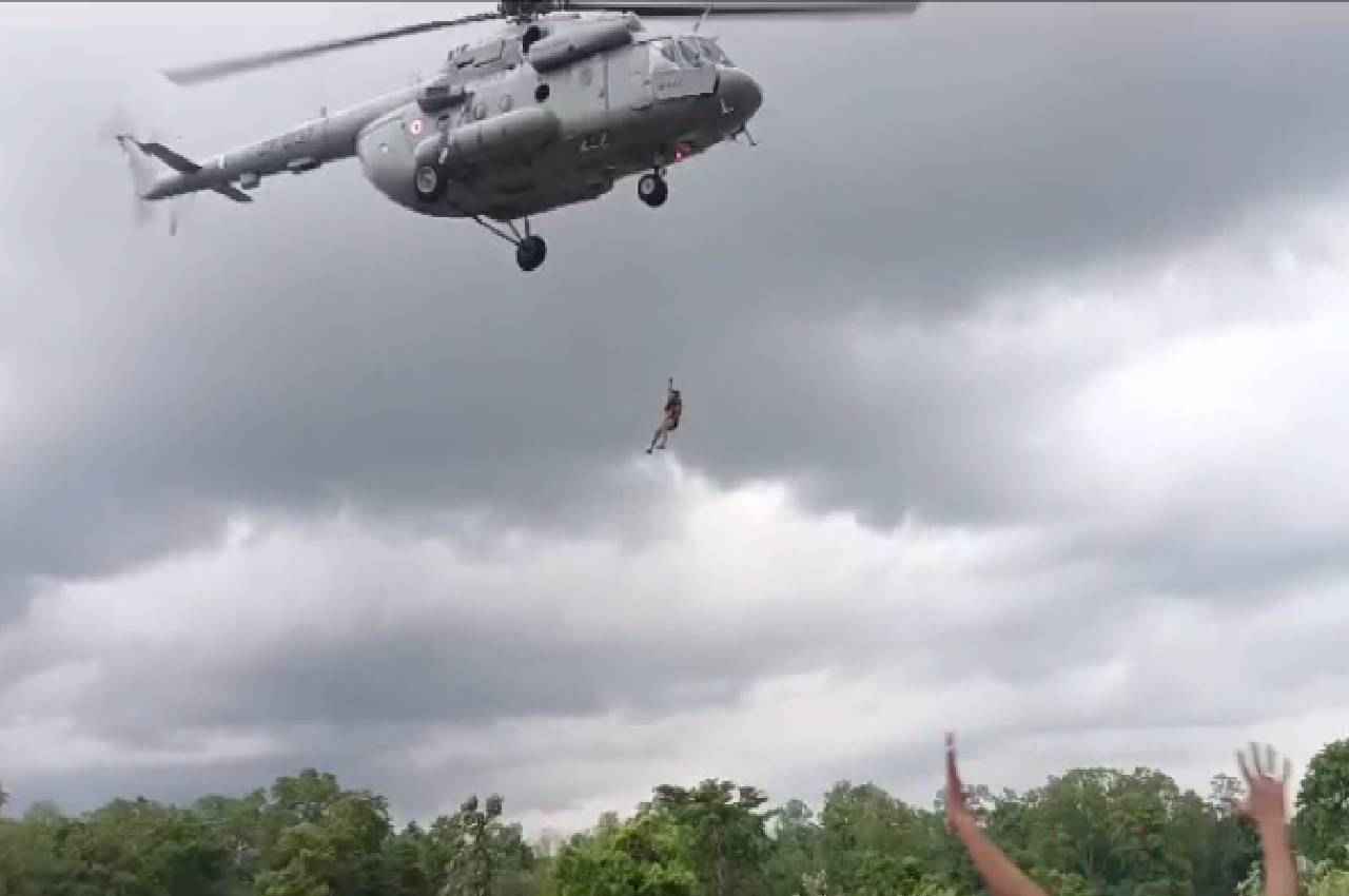 mp heavy rain helicopter rescues seoni