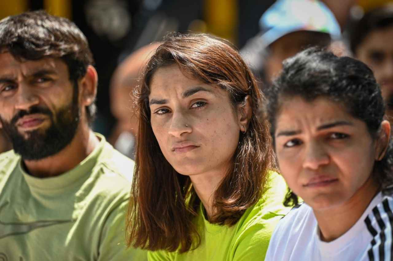 WFI का चुनाव टला, वोटिंग लिस्ट में बृजभूषण के परिवार के सदस्यों की मौजूदगी पर आपत्ति