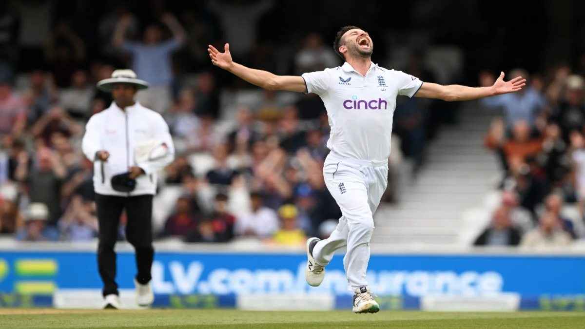 Ashes 2023: मार्क वुड के जाल में फंसे लाबुशेन, बाहर जाती गेंद पर खा गए 'गच्चा', देखें