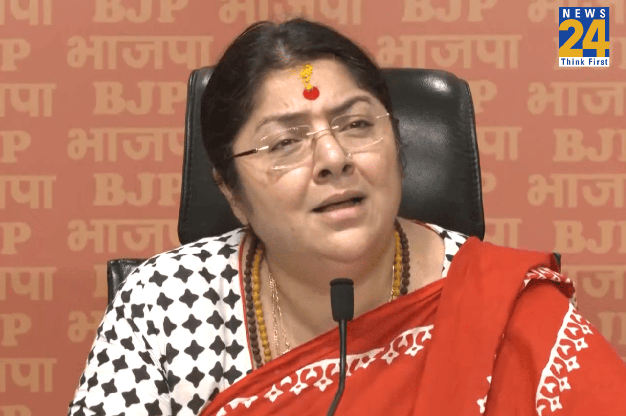 West Bengal: 'हम लोग कहां जाएंगे...', ऐसा कहकर खूब रोईं BJP सांसद लॉकेट चटर्जी, देखें VIDEO