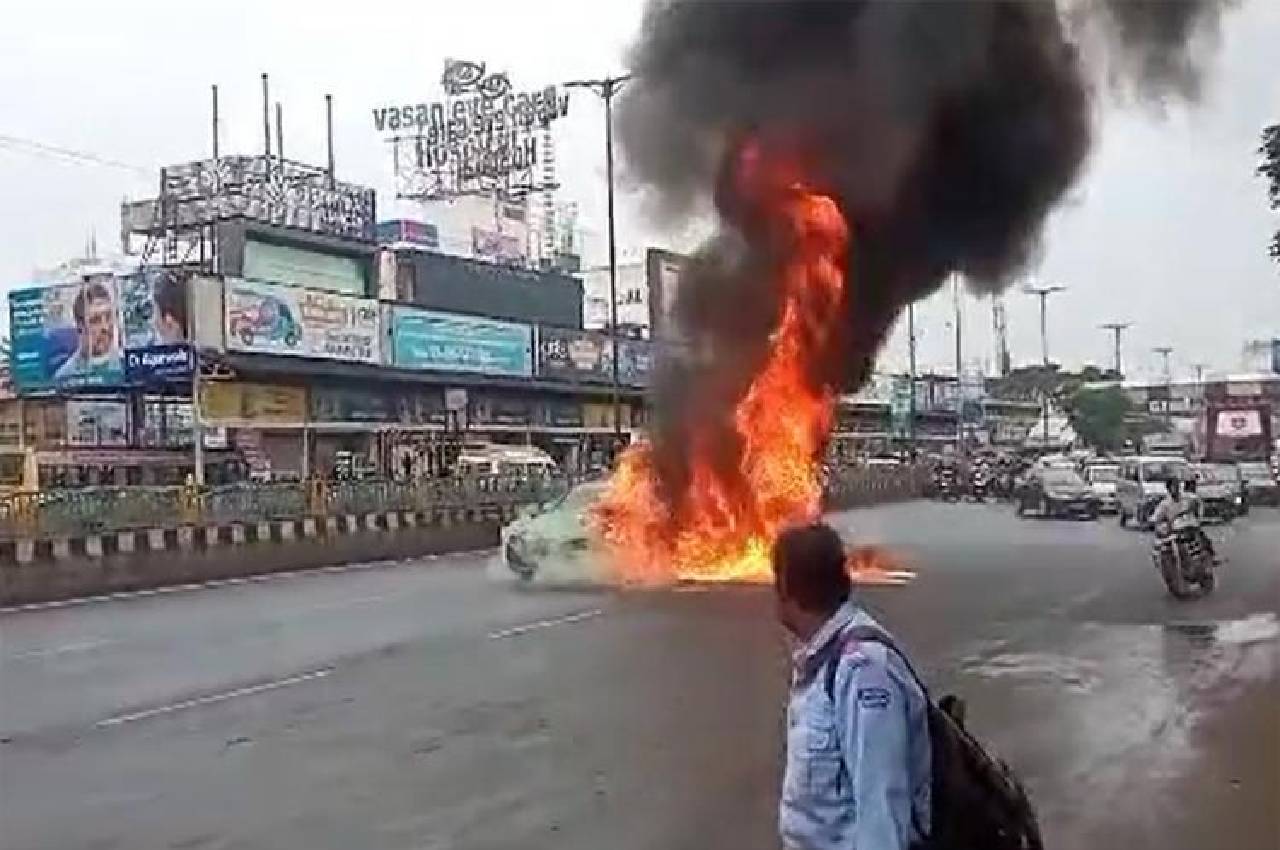 BMW fire accident, Chennai BMW fire accident, Chromepet news, BMW burnt in Chennai, Tambaram police, Chennai Theni highway