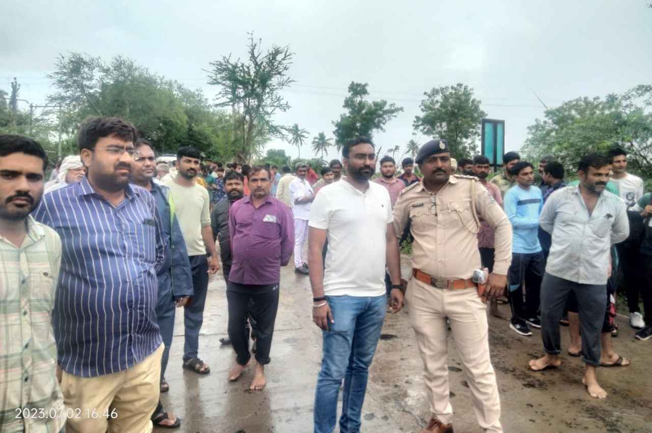 एक फौजी का जज्बा और हिम्मत, पानी में बहे 6 लोगों को बचाया