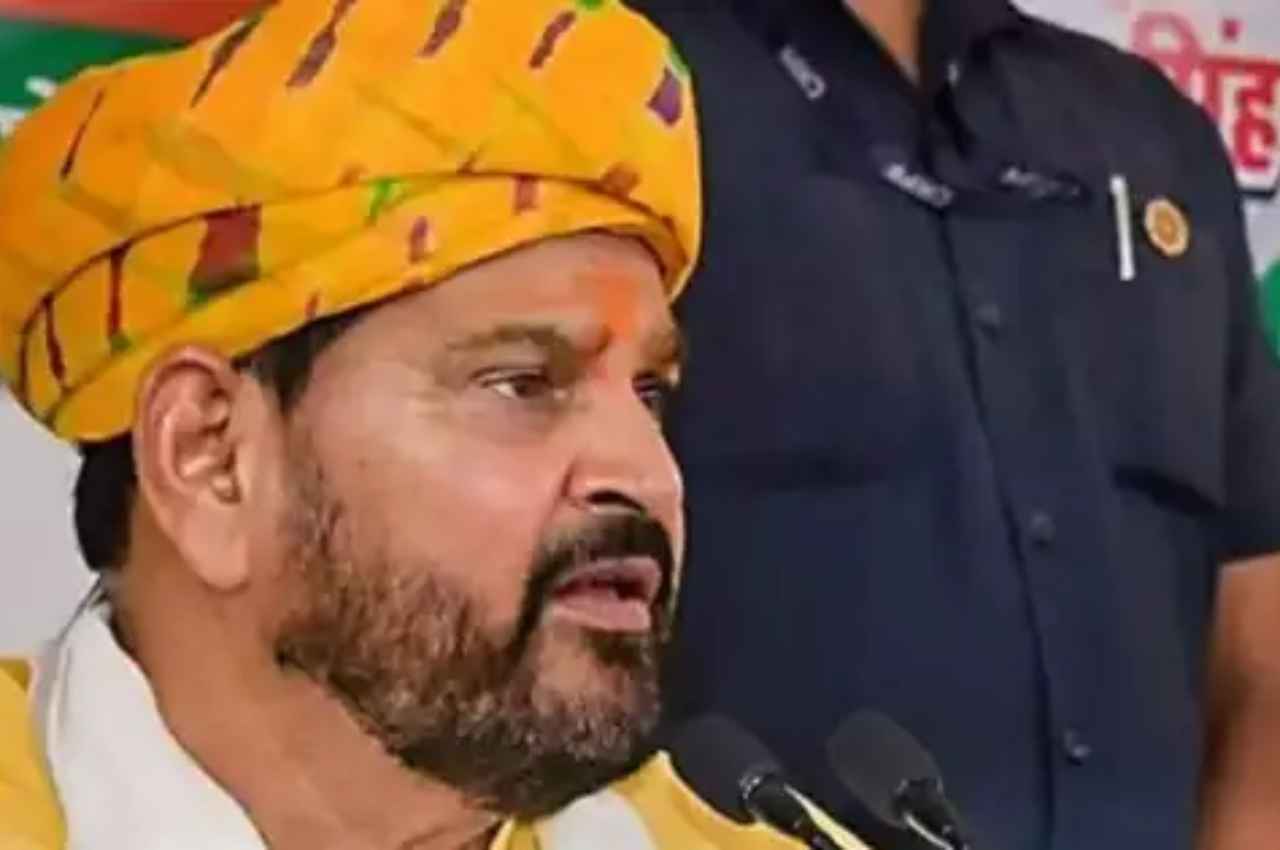 बृजभूषण के खिलाफ दिल्ली पुलिस ने दिए सबूत, चार्जशीट में तस्वीरें-कॉल रिकॉर्ड्स भी शामिल