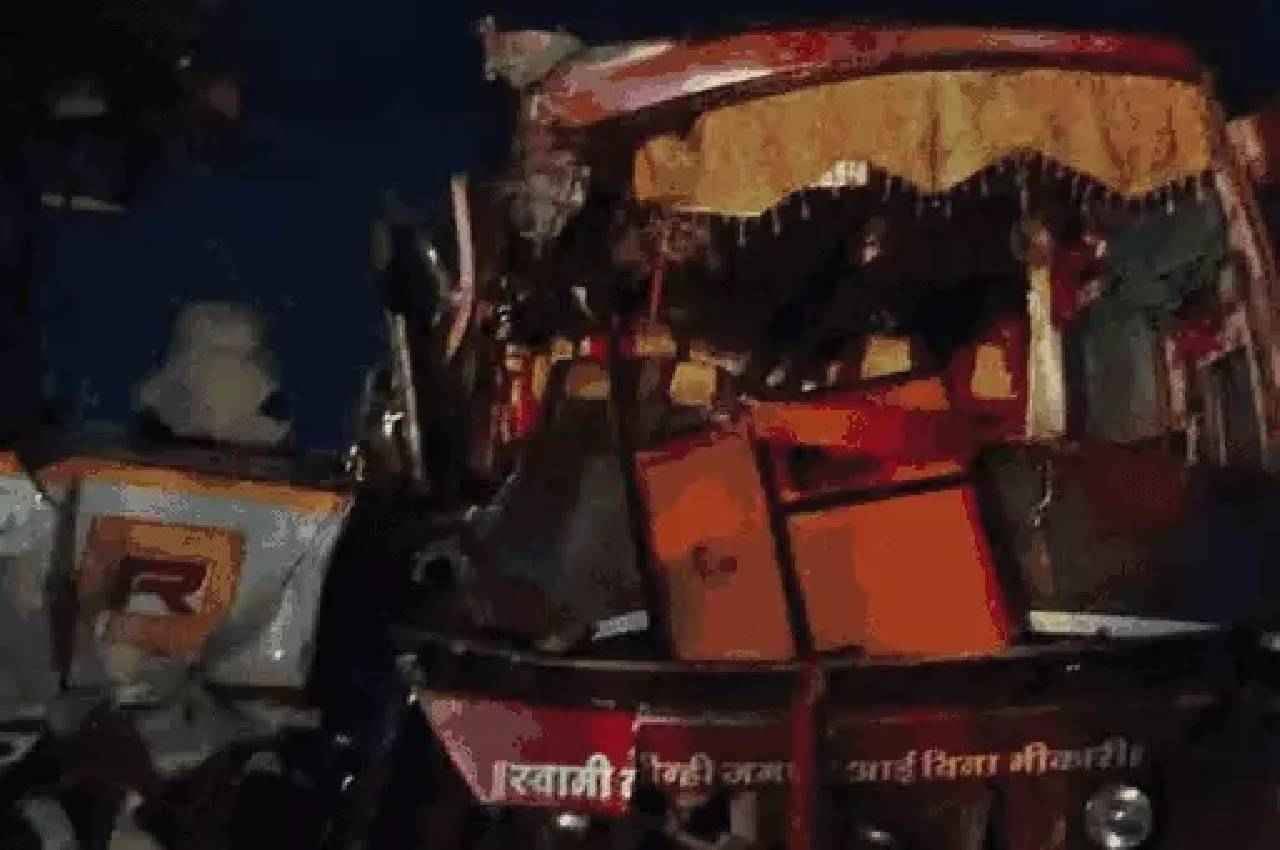महाराष्ट्र: अमरनाथ तीर्थयात्री बस का भीषण सड़क हादसा, 6 की मौत, करीब 25 यात्री घायल