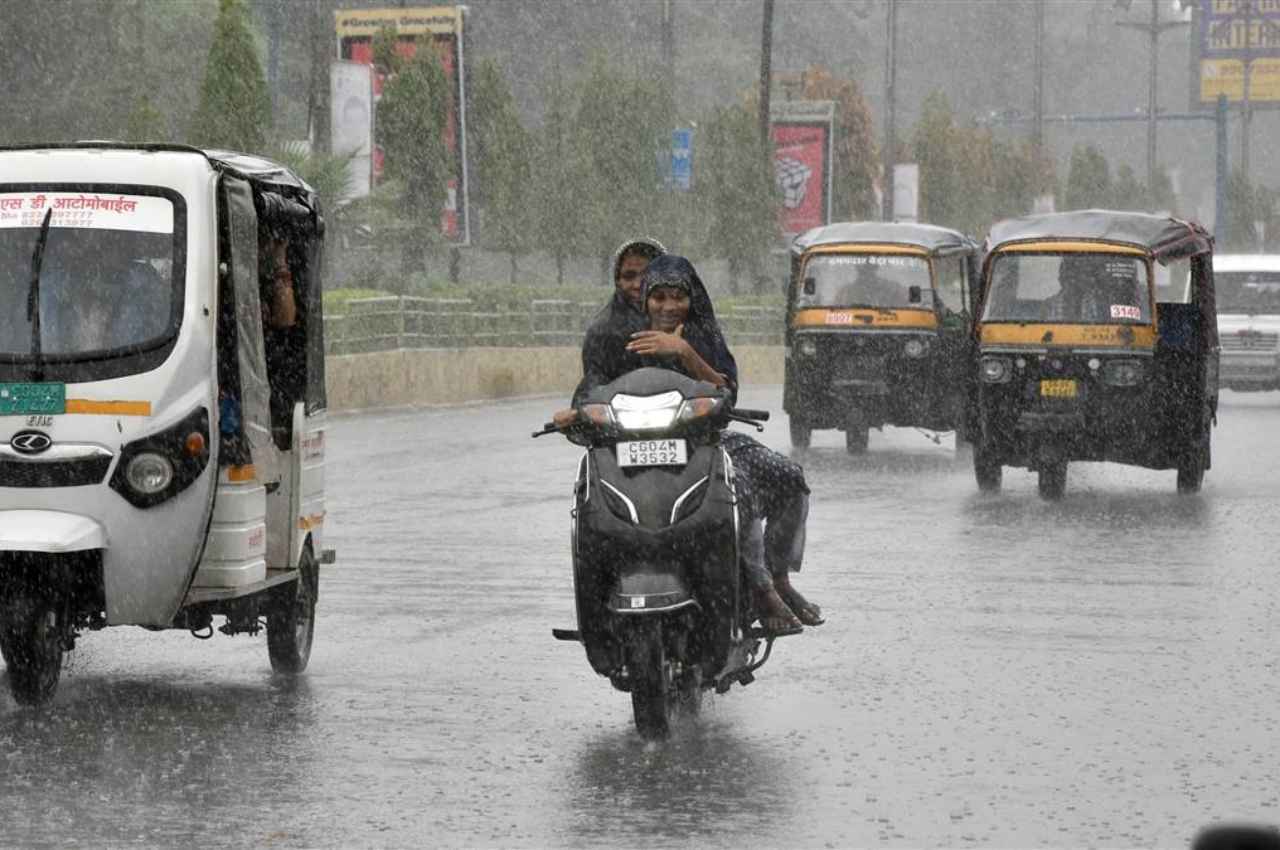 CG Weather Update:  छत्तीसगढ़ में जमकर बरसेंगे बादल, मौसम विभाग ने इन जिलों में जारी किया अलर्ट