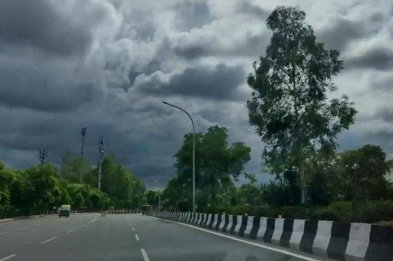 Chhattisgarh weather: छत्तीसगढ़ में भारी बारिश का अलर्ट, जानें अगले 24 घंटे कैसा रहेगा मौसम का मिजाज