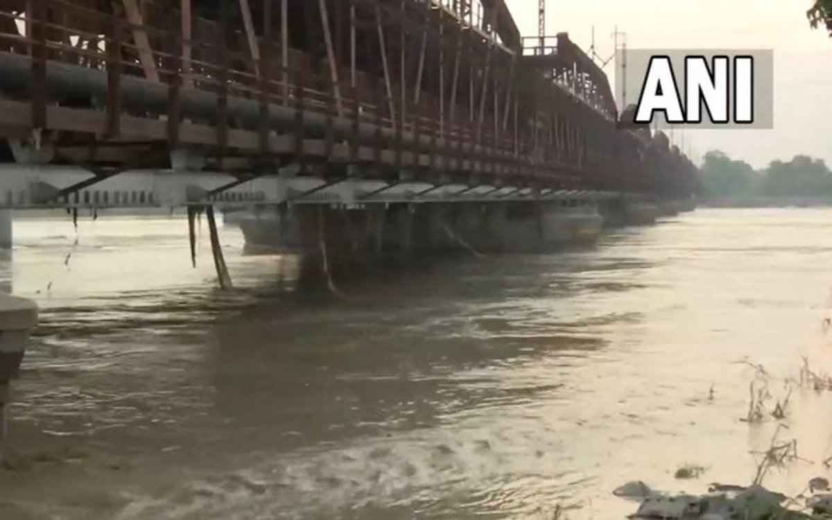 Delhi Flood 2023 Update: यमुना नदी ने फिर पार किया खतरे का निशान, लगातार बढ़ रहा जलस्तर