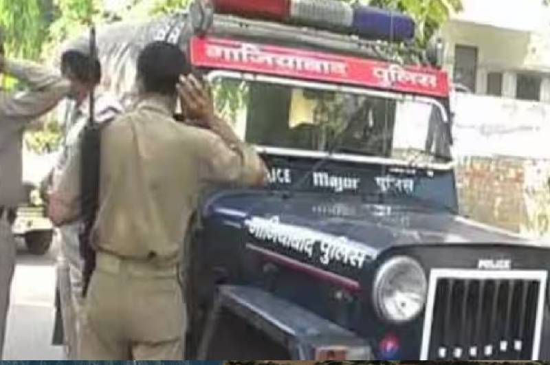 MEA employee arrested, MEA employee espionage case, passes information to Karachi, Ghaziabad news