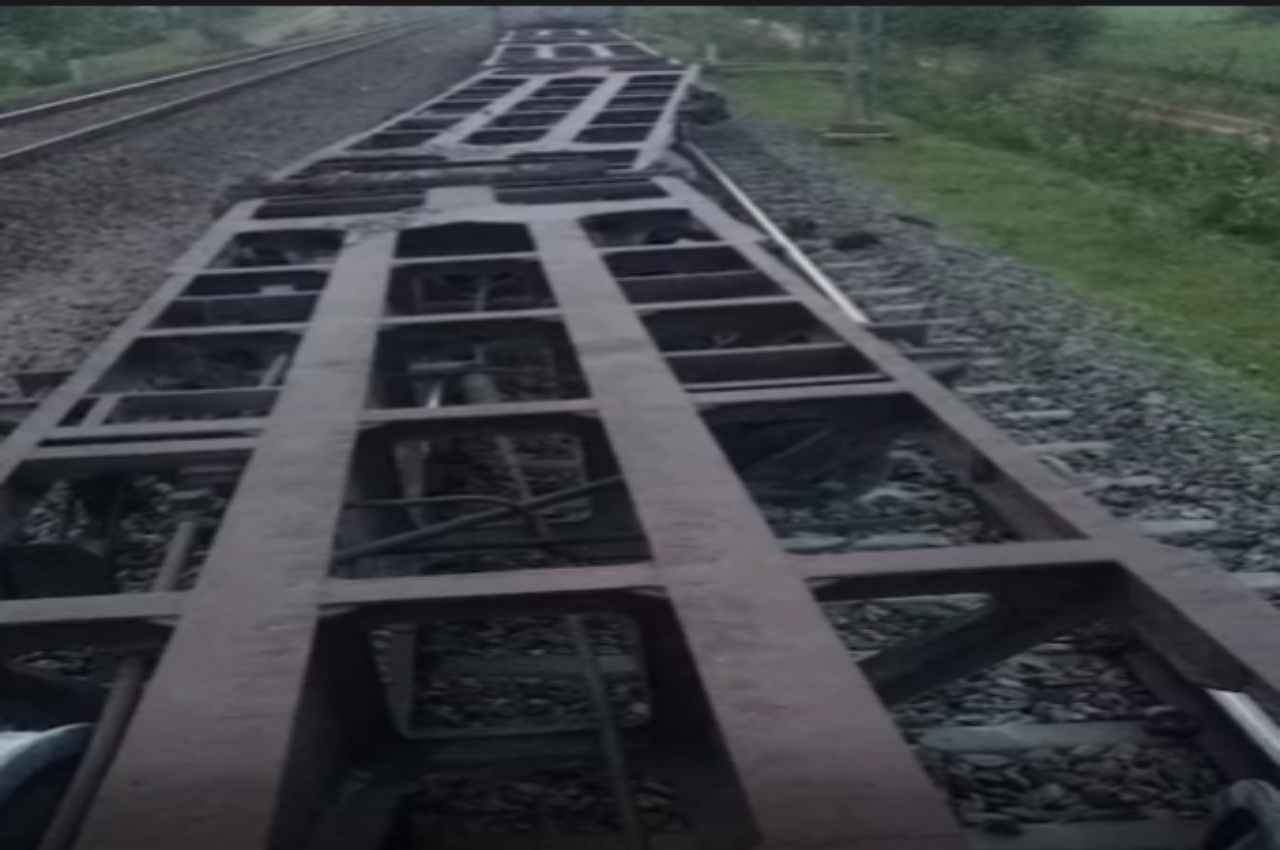 Goods Train Derailed In Jaipur Route