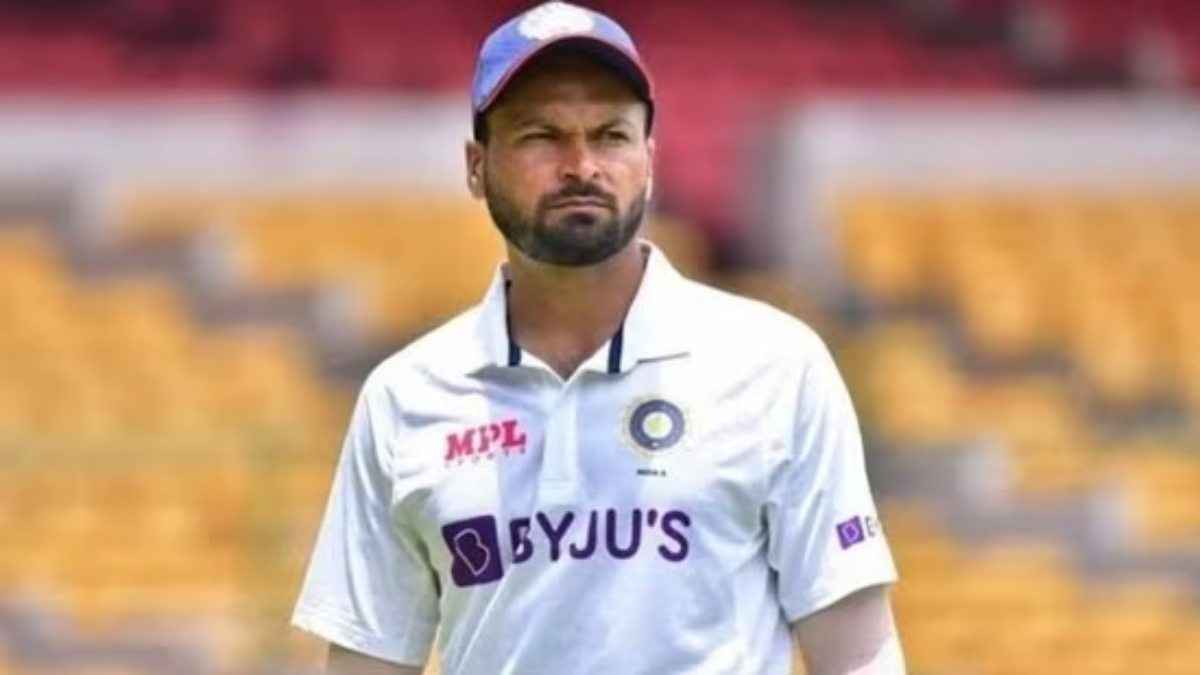 IND vs WI: मुकेश कुमार ने डेब्यू में चटकाया पहला विकेट, 'जमकर बरस गए बादल', देखें वीडियो