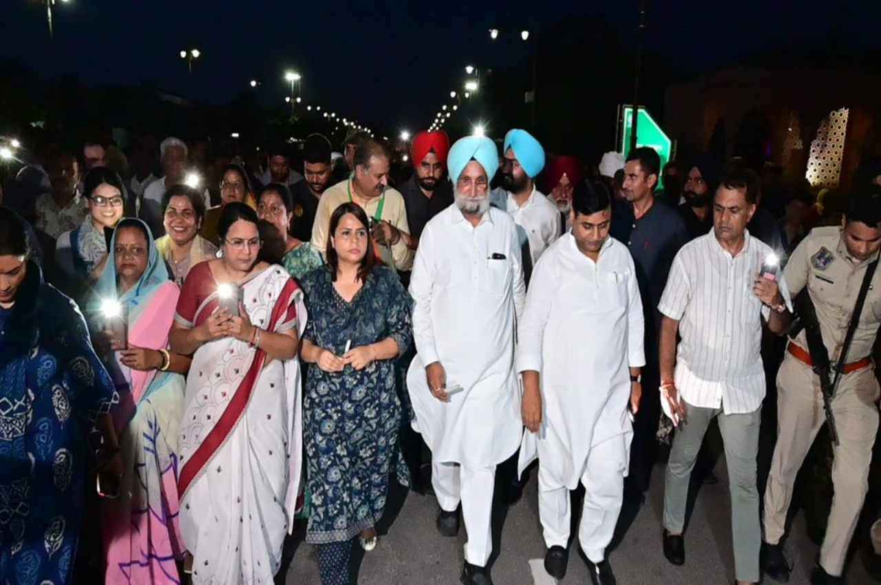 Jaipur: मणिपुर हिंसा के खिलाफ कांग्रेस का कैंडल मार्च, डोटासरा बोले- 'देश में प्रधानमंत्री नहीं "प्रचारमंत्री" पद पर आसीन हैं'