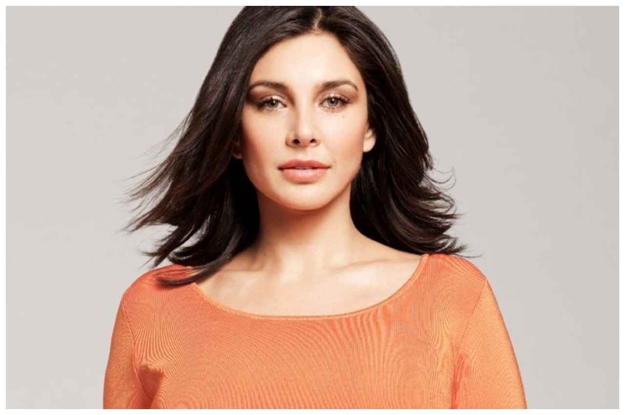 Lisa Ray: कैंसर को मात देकर इस अभिनेत्री ने बॉलीवुड में कमाया नाम, जानें एक्ट्रेस के संघर्ष की कहानी