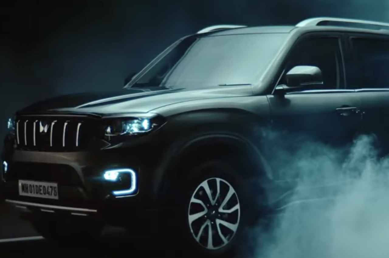 4 व्हील ड्राइव और सेफ्टी के लिए ABS, ऐसे ही नहीं Mahindra की इस धांसू SUV को कहते हैं 'बिग डैडी', जानें कीमत और माइलेज