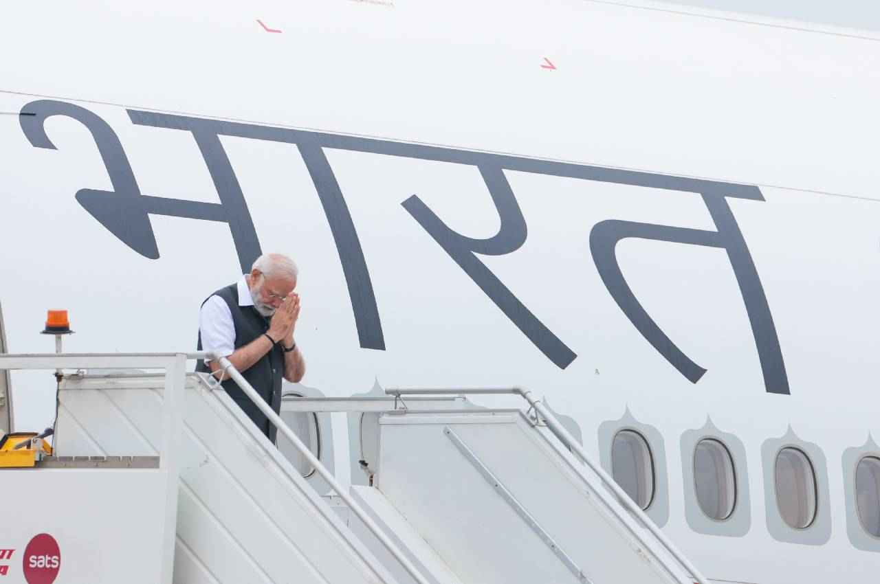 पीएम मोदी फ्रांस के दो दिवसीय दौरे पर रवाना; बैस्टिल डे परेड में होंगे शामिल, डिफेंस डील पर होगा फोकस