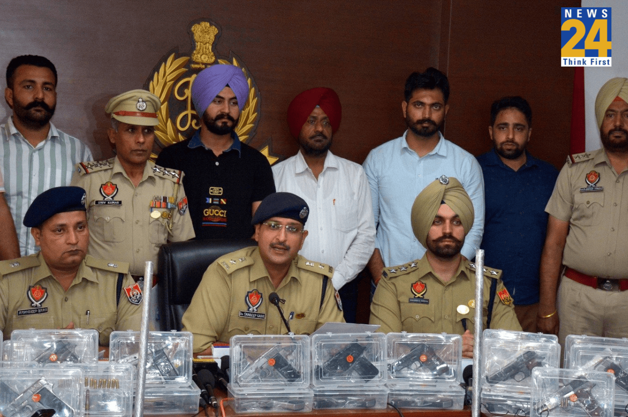 पंजाब में नॉर्थ इंडिया के सबसे बड़े हथियार तस्करी रैकेट का भंडाफोड़, लॉरेंस बिश्नोई से निकला कनेक्शन