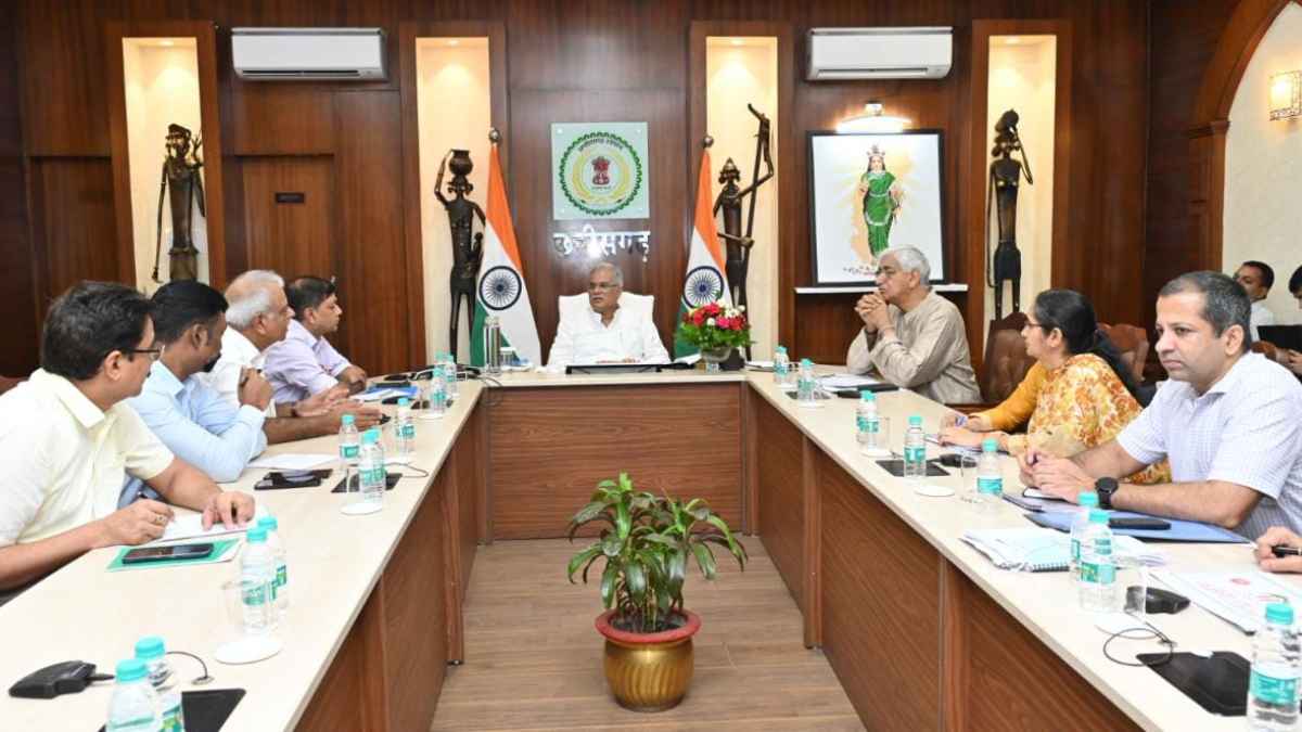 रायपुर : कंजेक्टिवाइटिस का बढ़ा खतरा, मुख्यमंत्री भूपेश बघेल ने बुलाई आपातकालीन बैठक