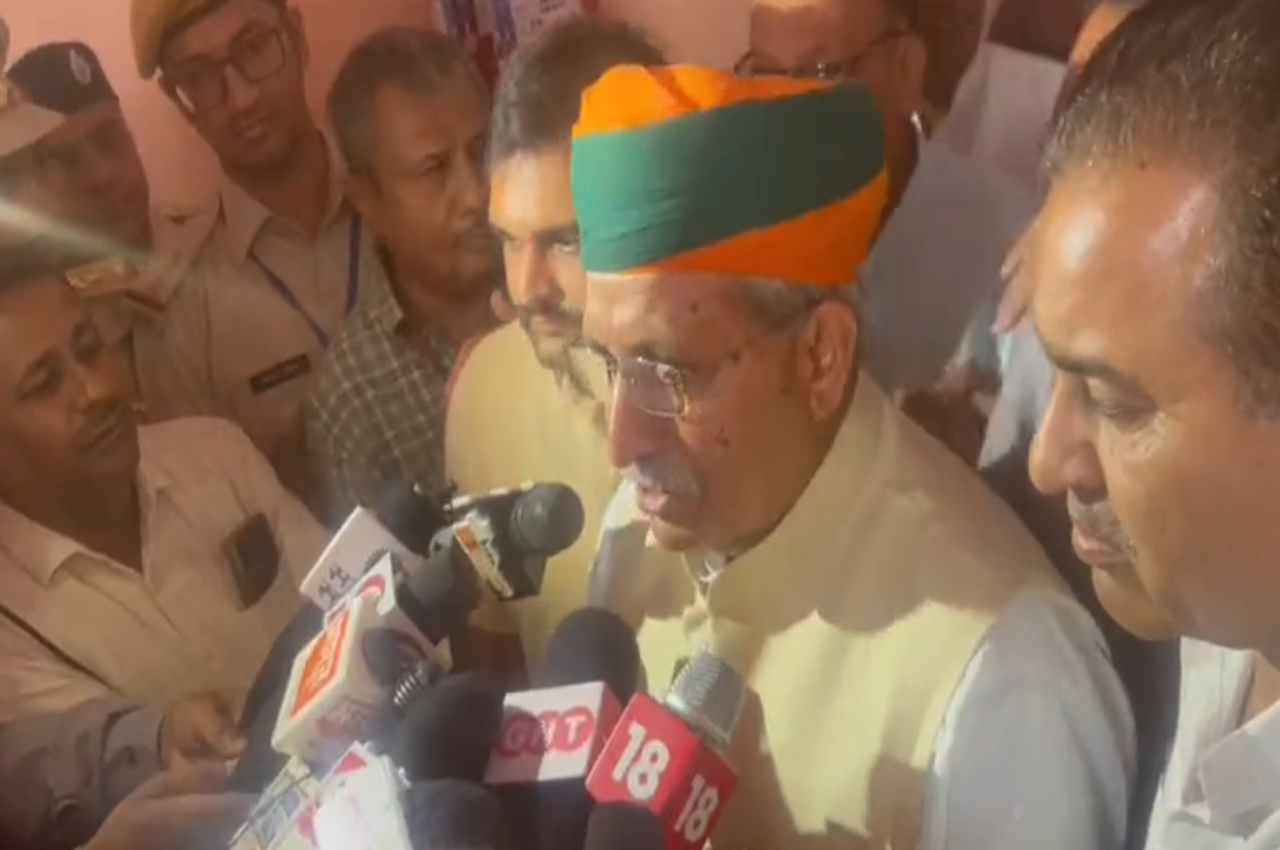 Rajasthan News, Arjun Ram Meghwal handed over appointment letter Rajasthan News, Arjun Ram Meghwal handed over appointment letter