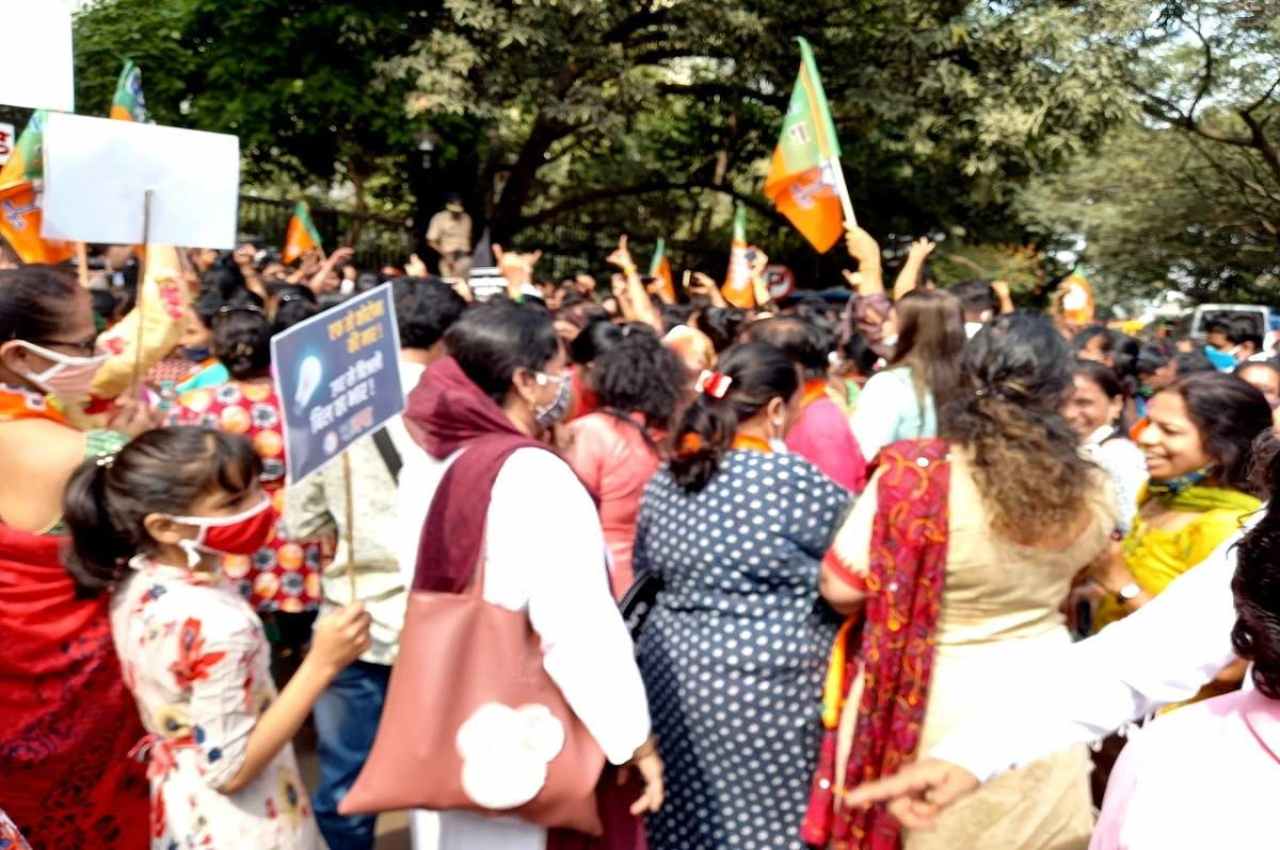 Rajasthan Politics, BJP Mahila Morcha Protest at Congress Mla house