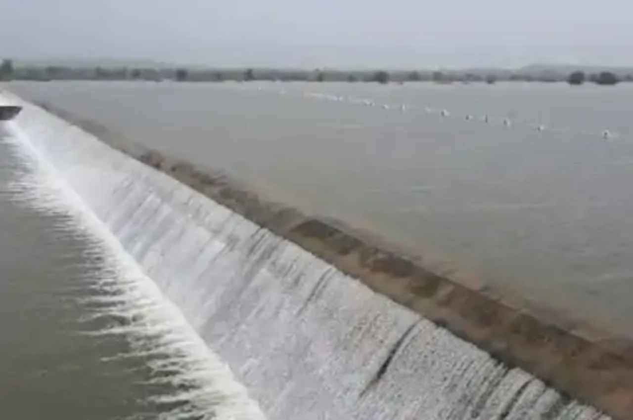 Rajasthan Weather: पाकिस्तान की ओर से आई हवाओं ने लगाया बारिश पर ब्रेक, मौसम विभाग ने जारी किया ये ताजा अपडेट