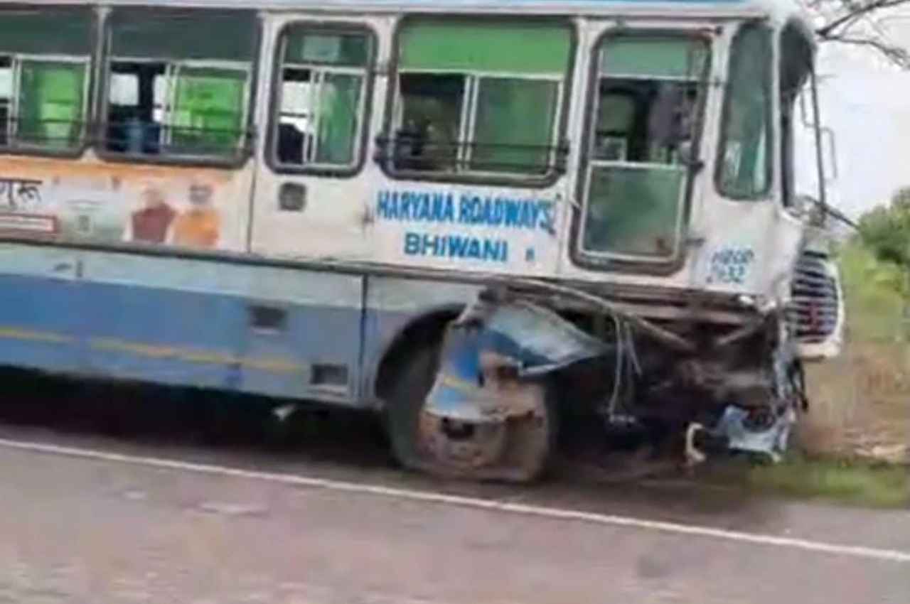 Road Accident: हरियाणा के जींद में बस-क्रूजर की टक्कर, 8 लोगों की मौत, 25 घायल