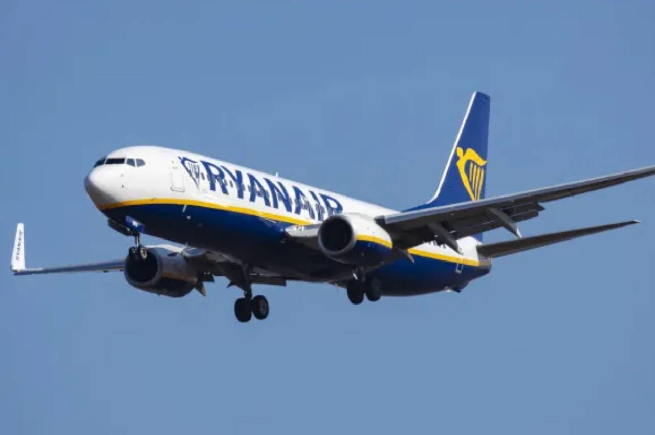 Ruckus on ryanair flight, Drunk flight ruckus, ryanair flight, croatia news