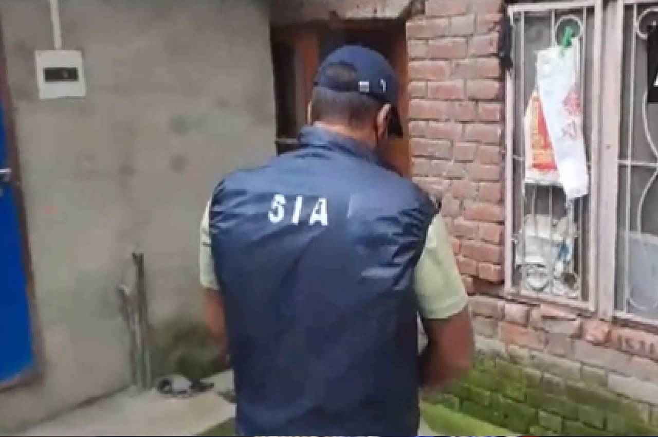 कश्मीरी पंडित की हत्या के मामले में एसआईए ने दक्षिण कश्मीर में कई स्थानों पर की छापेमारी