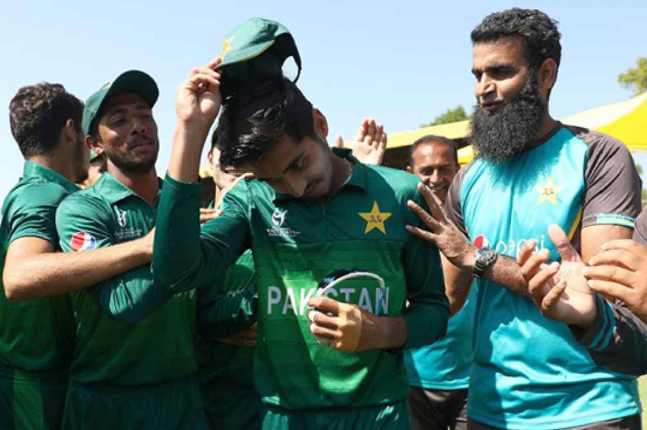 SL vs PAK: पाकिस्तान टीम में आया शोएब मलिक का भतीजा, बाबर आजम से मिलकर हो गया धन्य