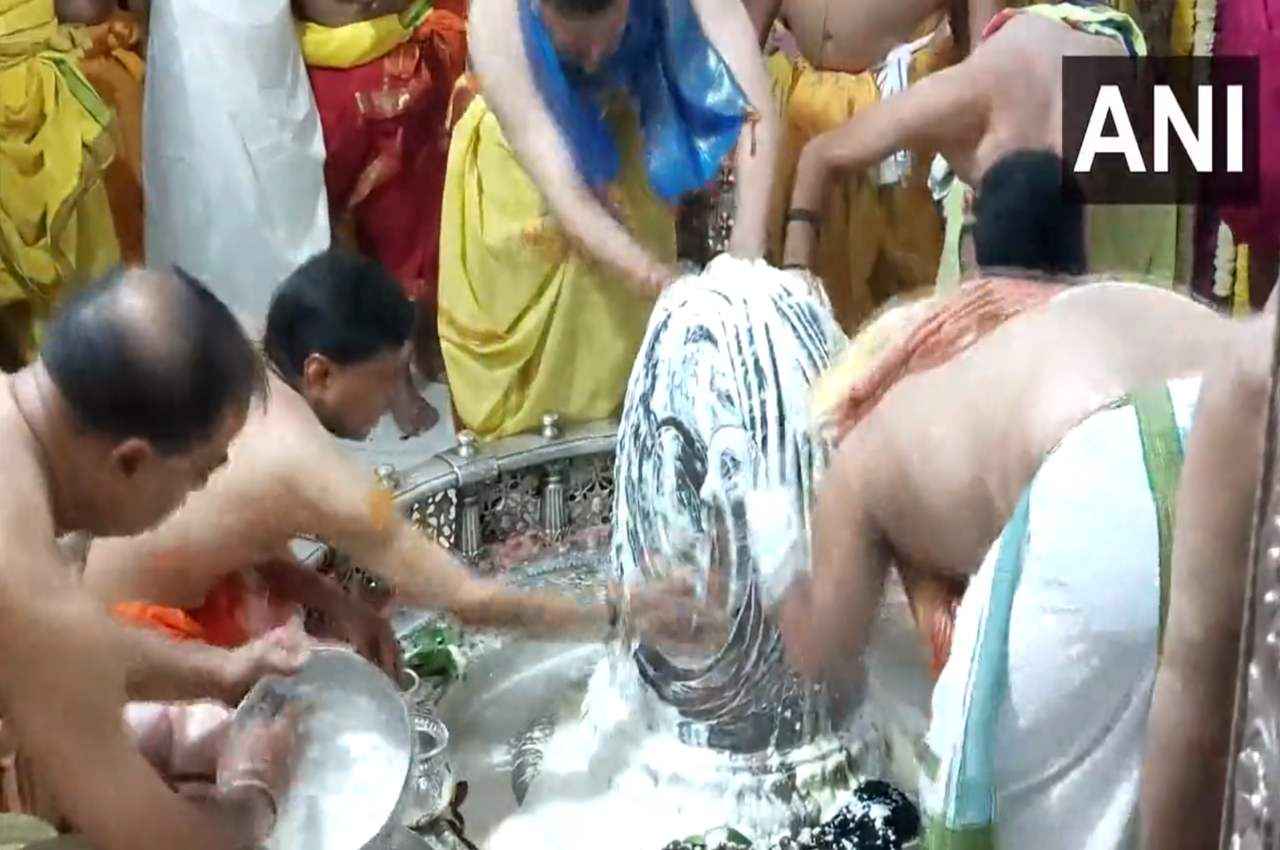 Sawan Dusra Somvar 2023: सावन का दूसरा सोमवार आज; देशभर के शिवालयों में हर-हर महादेव की गूंज, Video