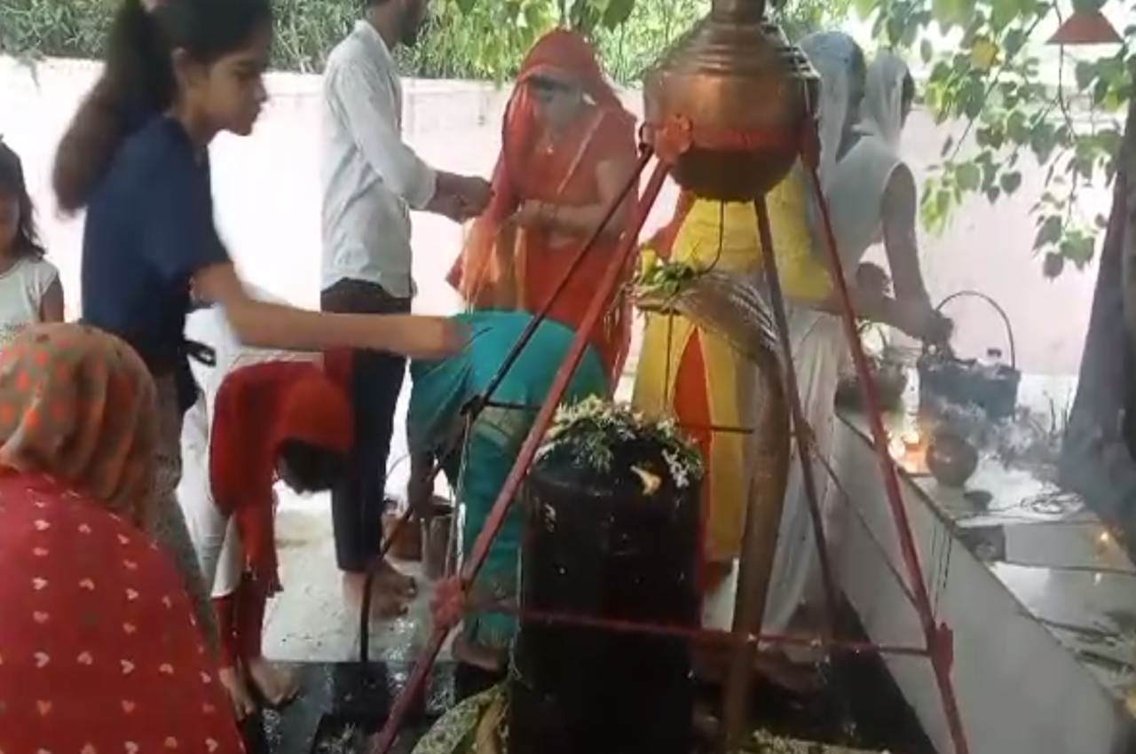 Sawan ka pahla somvar, Gorakhpur Shiv Mandir, Jharkhandi Neelkanth Mahadev, Shiv Mandir, UP News