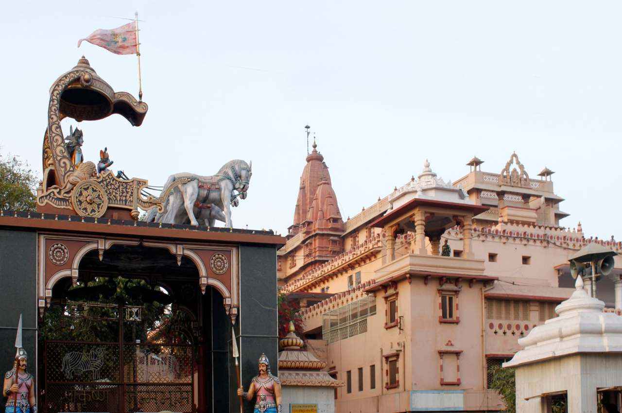 मथुरा में श्रीकृष्ण जन्मभूमि का विवाद पहुंचा सुप्रीम कोर्ट; शाही ईदगाह ट्रस्ट ने लगाई ये याचिका