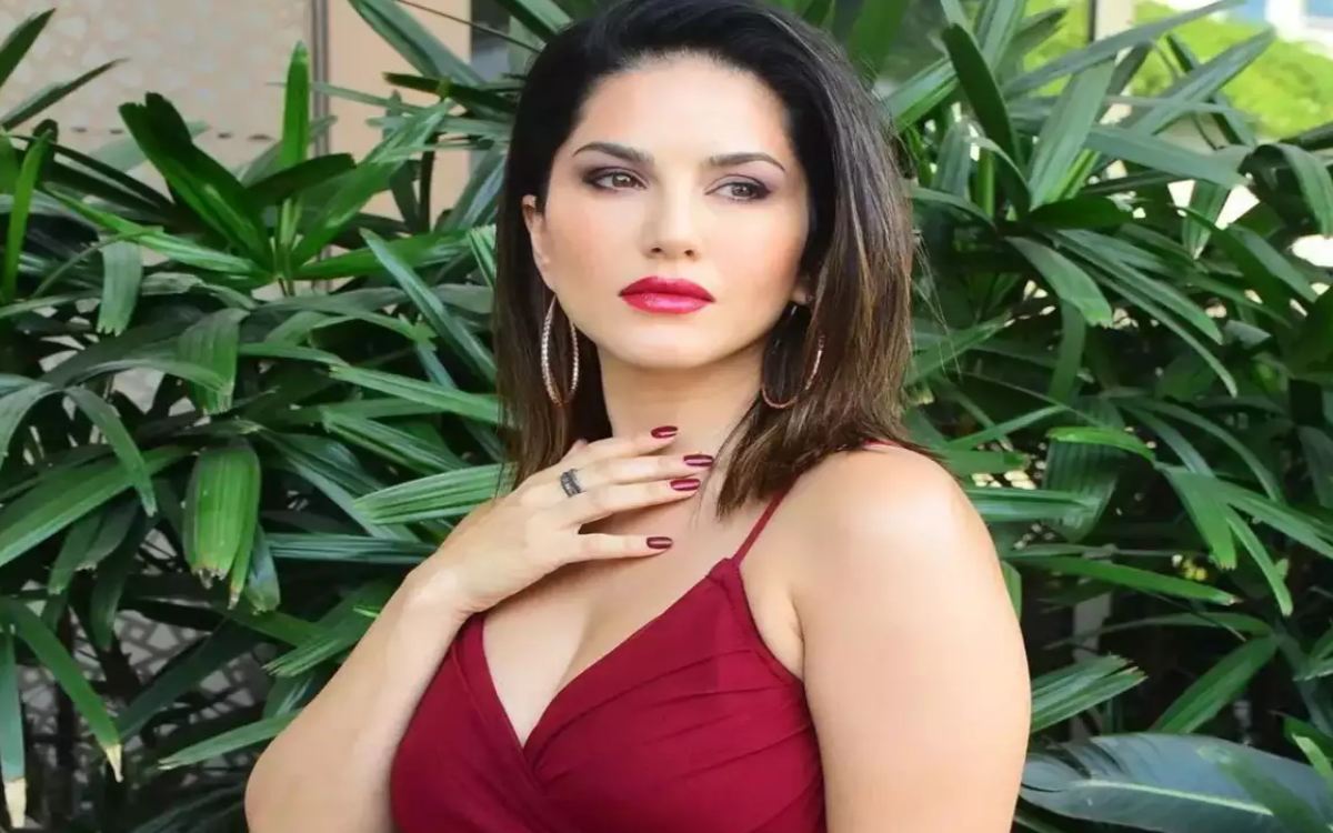 Sunny Leone, Sunny Leone Live Show, Sunny Leone Live Show in Lucknow, Lucknow crime News, UP STF