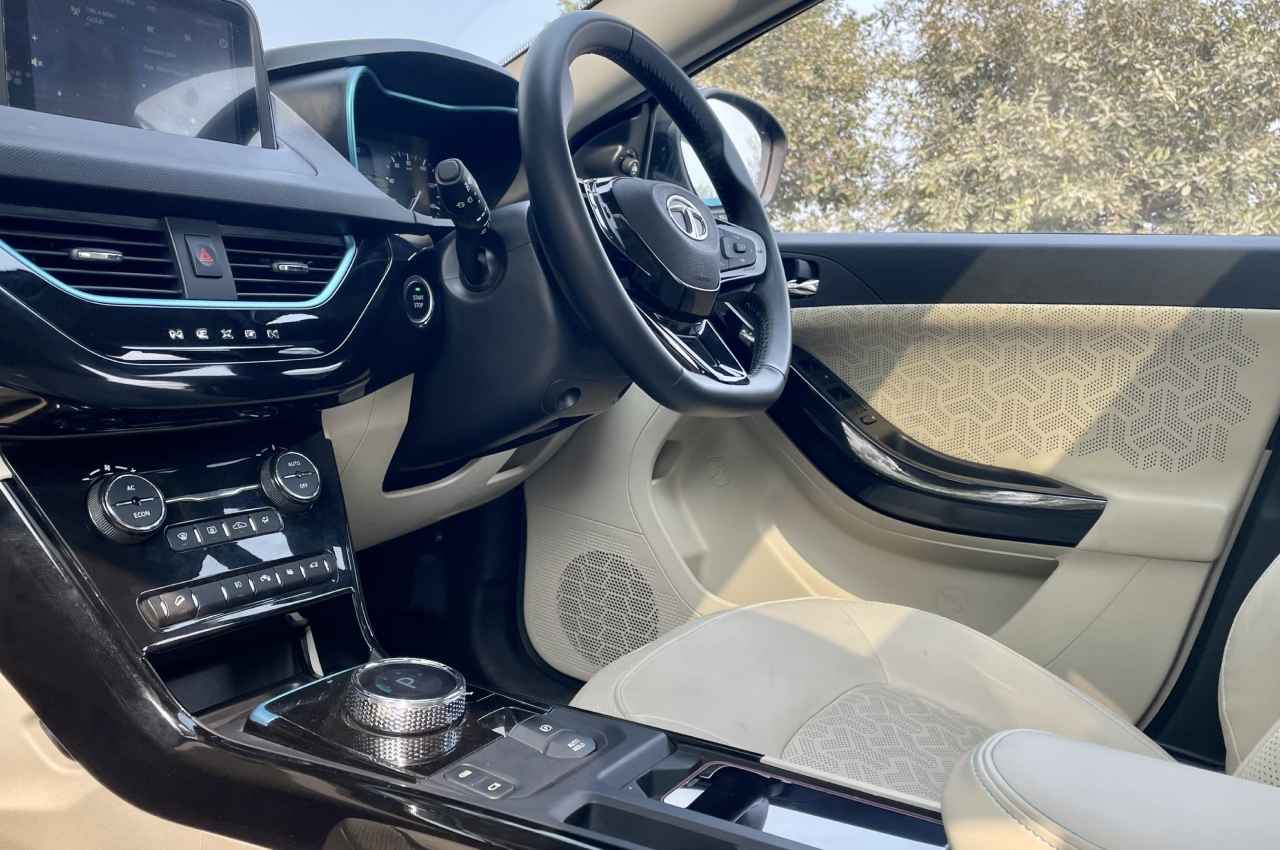 Tata की इस कार में Lamborghini का मजा, एक बार बैठ गए तो नहीं करेगा उतरने का मन, जानें कीमत और शानदार फीचर्स