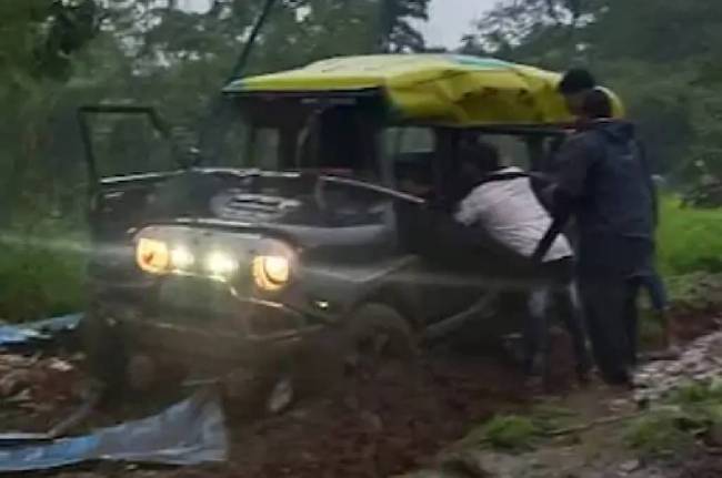 Thane Accident, Maharashtra News, Container collides with jeep, 6 students die Thane Accident, Maharashtra News, Container collides with jeep, 6 students die