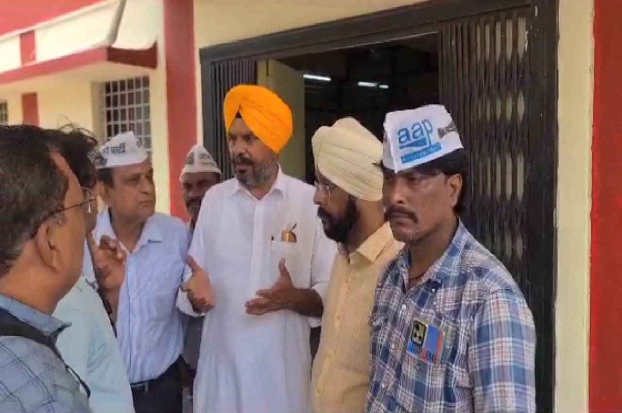 aap leader attacked khandwa aap leader