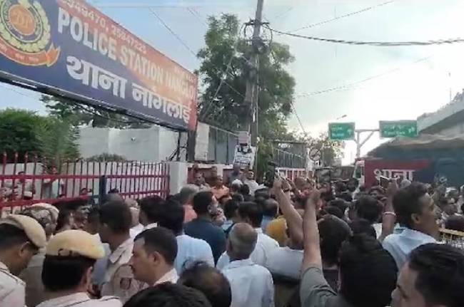 Delhi Muharram processi, Muharram violence, delhi Muharram violence, delhi Muharram stone pelting, delhi goli maaro slogan, jai shri ram slogan delhi, nangloi