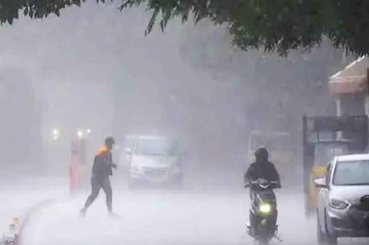 MP में झमाझम बरसात का दौर जारी, महाकाल मंदिर में घुसा पानी, इन जिलों में भारी बारिश का अलर्ट जारी