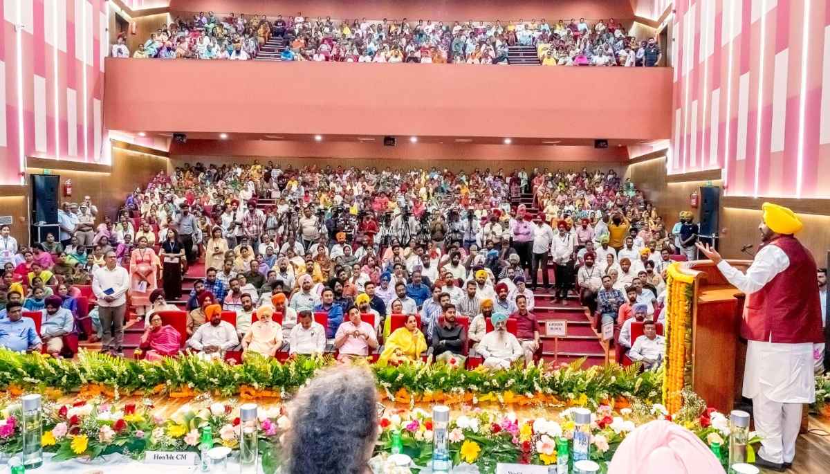 मुख्यमंत्री मान ने दिया महिलाओं को राखी का तोहफा CM Bhagwant Mann, Anganwadi workers news, Punjab News, Amritsar news