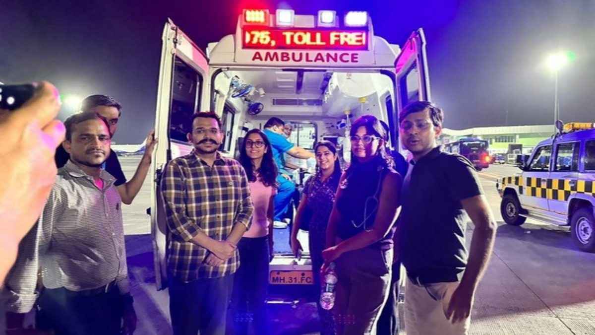 फ्लाइट में दो साल की बच्ची की रुकी सांस, ये पांच इंसान बने 'भगवान', बचा ली जान