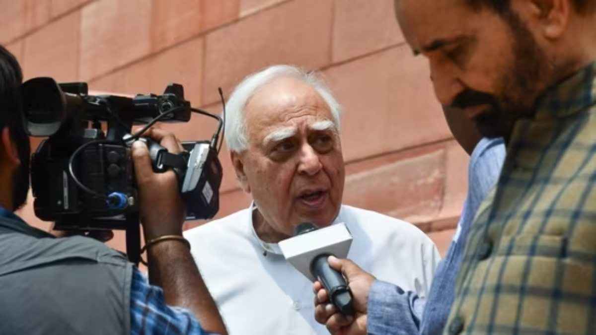 गृहमंत्री अमित शाह ने मांगा गहलोत का इस्तीफा तो कपिल सिब्बल ने किया पलटवार, बोले- कहां है 'लाल डायरी'?