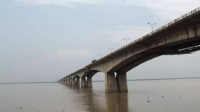 Andhra Pradesh news, Godavari River, Lakshmi Keerthana, stepfather, Andhra gir, woman pushed from bridge by lover