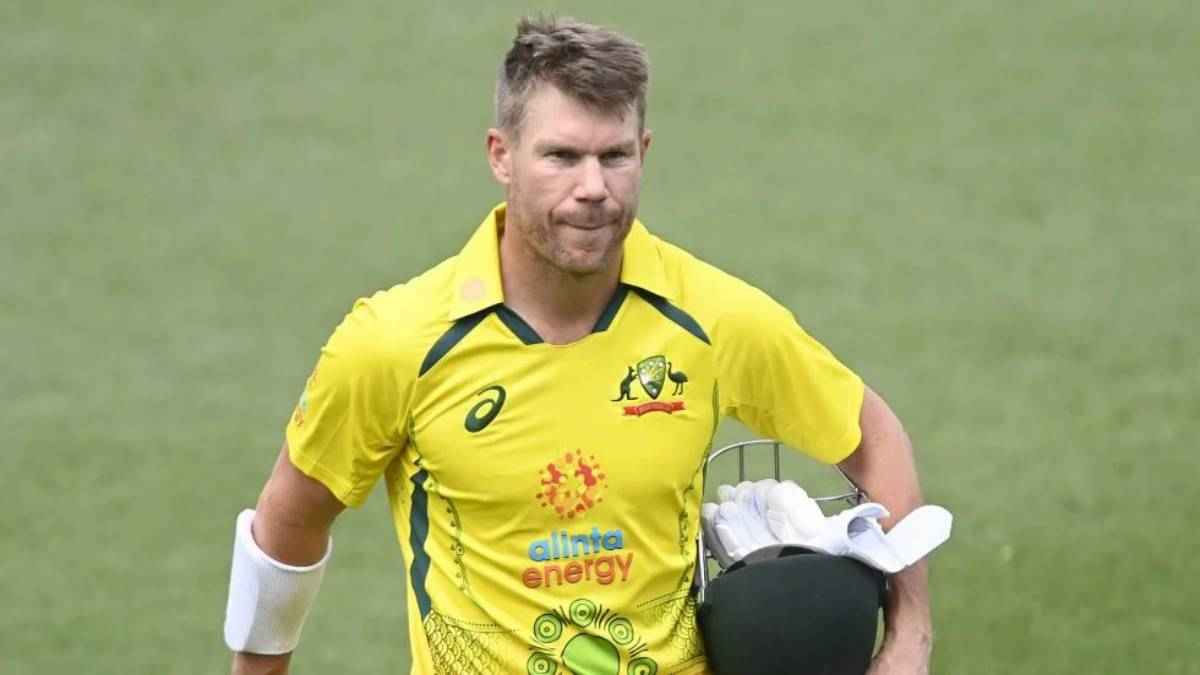 David Warner का एयरपोर्ट पर बुरा हाल, कपड़े छोड़िए..प्राइवेट पार्ट की भी हुई जांच! जानें क्या है मामला?