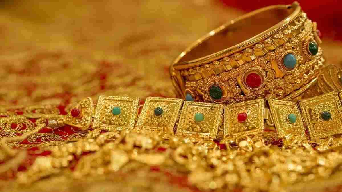 Gold Price Today: खुशखबरी ! लगातार चौथे दिन सस्ता हुआ चांदी, अपने शहर में जानें सोने का हाल
