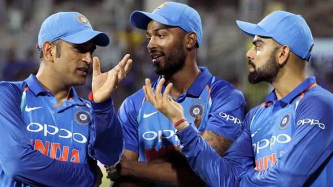 Hardik And Dhoni