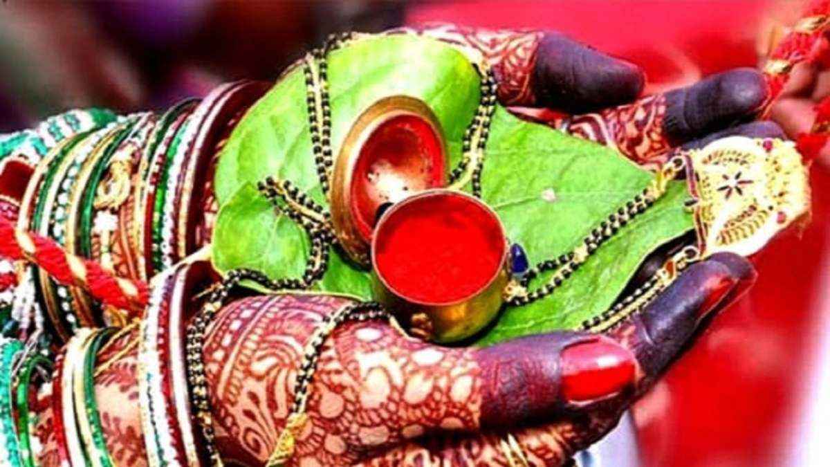 Hariyali Teej 2023: पति की लंबी उम्र के लिए ऐसे रखें हरियाली तीज का व्रत, जानें डेट और शुभ मुहूर्त