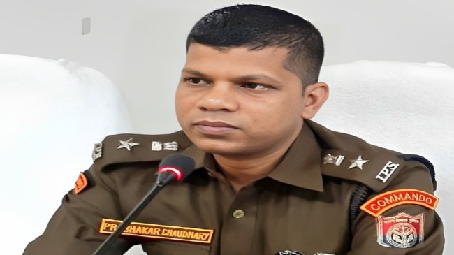 IPS Prabhakar Chaudhary father, paras chaudhary, IPS Prabhakar Chaudhary, Who is IPS Prabhakar Chaudhary, IPS Prabhakar Chaudhary CBI, lathicharge on kanwariyas, Bareilly SSP transfer, up IPS transfer list, ips transfer list in up, IPS Prabhakar Chaudhary transfer