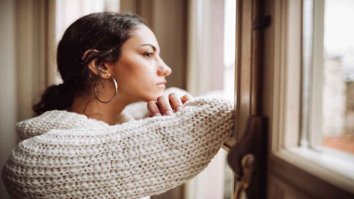 Love Sickness Signs: क्या आपको भी चढ़ा है प्रेम रोग? तो बचाव के लिए फॉलो करें ये टिप्स