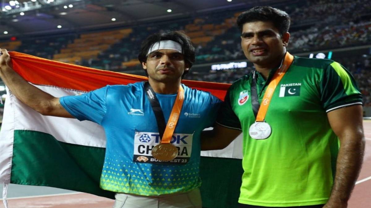 Neeraj Chopra clicks photo with Arshad Nadeem World Athletics Championship 2023